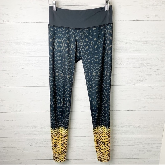 Onzie Sky geometric printed leggings grey yellow colour block high rise XS - Picture 4 of 13